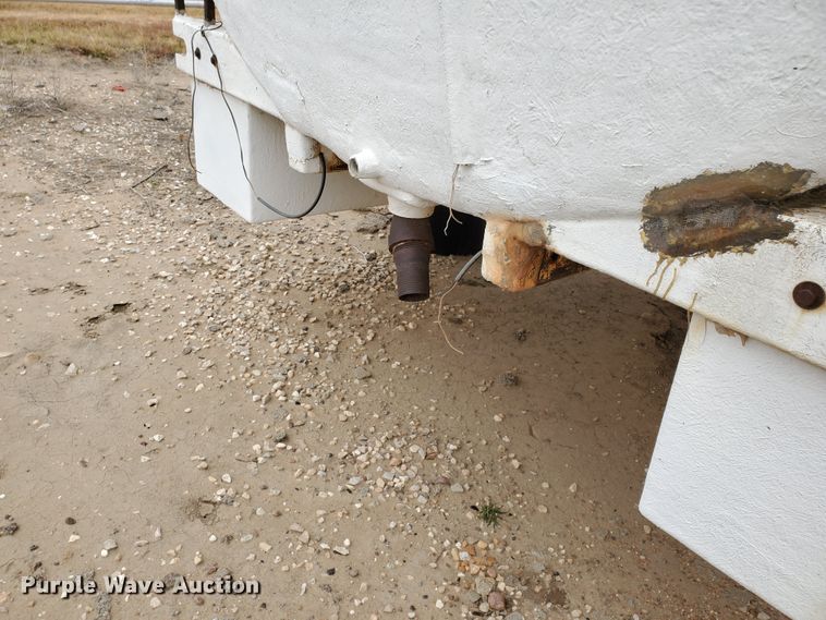 image for item DG8325 Fiberglass water tank bed