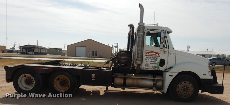 image for item DG8339 2004 Freightliner Columbia  winch truck