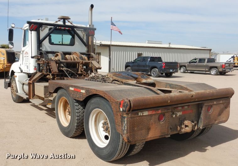 image for item DG8339 2004 Freightliner Columbia  winch truck