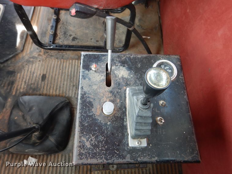 image for item DG8339 2004 Freightliner Columbia  winch truck