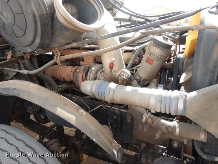 image for item DG8339 2004 Freightliner Columbia  winch truck