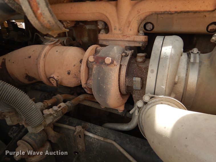 image for item DG8339 2004 Freightliner Columbia  winch truck