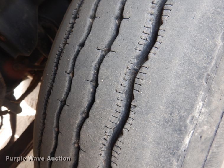 image for item DG8339 2004 Freightliner Columbia  winch truck