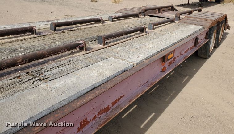 image for item DG8346 1976 Fruehauf C25L-J2 equipment trailer