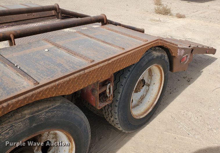 image for item DG8346 1976 Fruehauf C25L-J2 equipment trailer