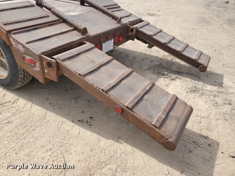 image for item DG8346 1976 Fruehauf C25L-J2 equipment trailer