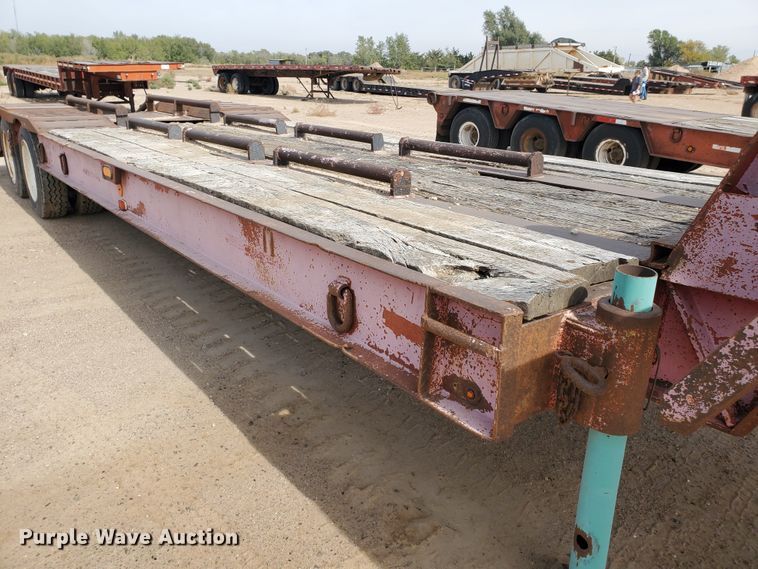 image for item DG8346 1976 Fruehauf C25L-J2 equipment trailer