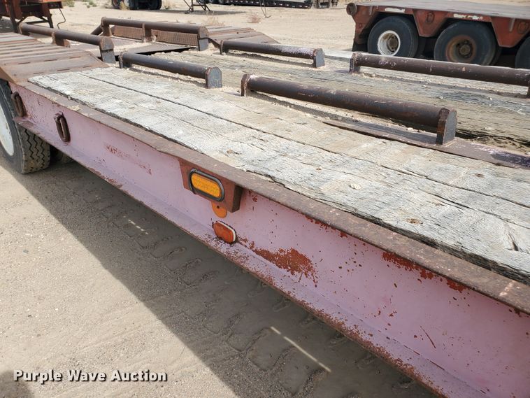 image for item DG8346 1976 Fruehauf C25L-J2 equipment trailer