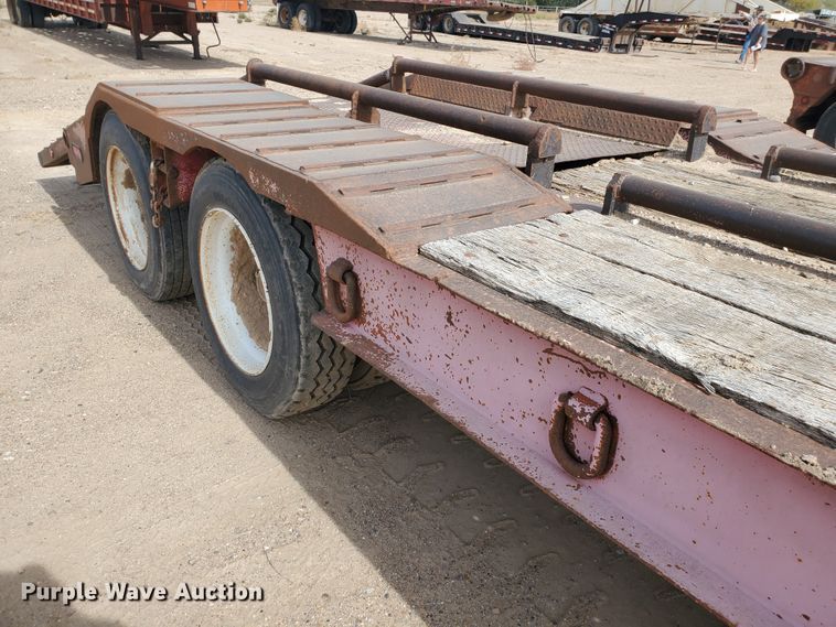 image for item DG8346 1976 Fruehauf C25L-J2 equipment trailer