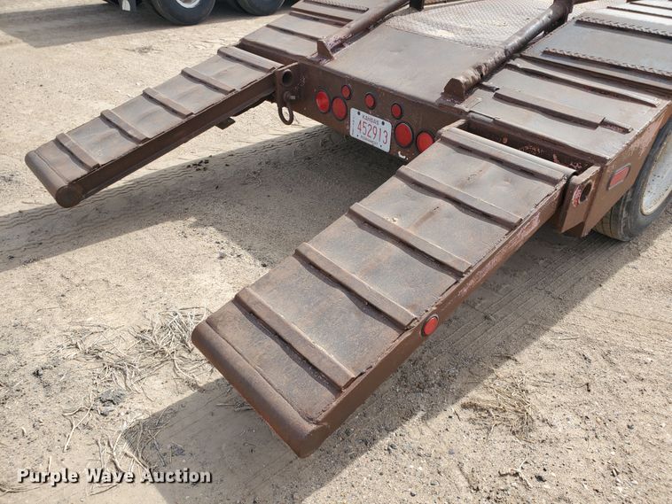 image for item DG8346 1976 Fruehauf C25L-J2 equipment trailer