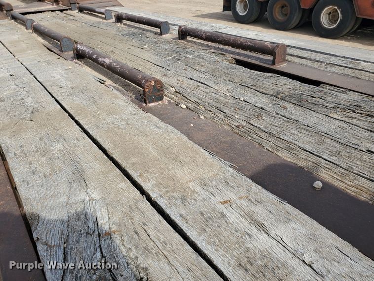 image for item DG8346 1976 Fruehauf C25L-J2 equipment trailer