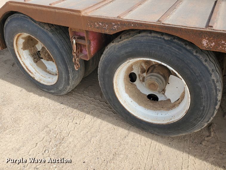 image for item DG8346 1976 Fruehauf C25L-J2 equipment trailer