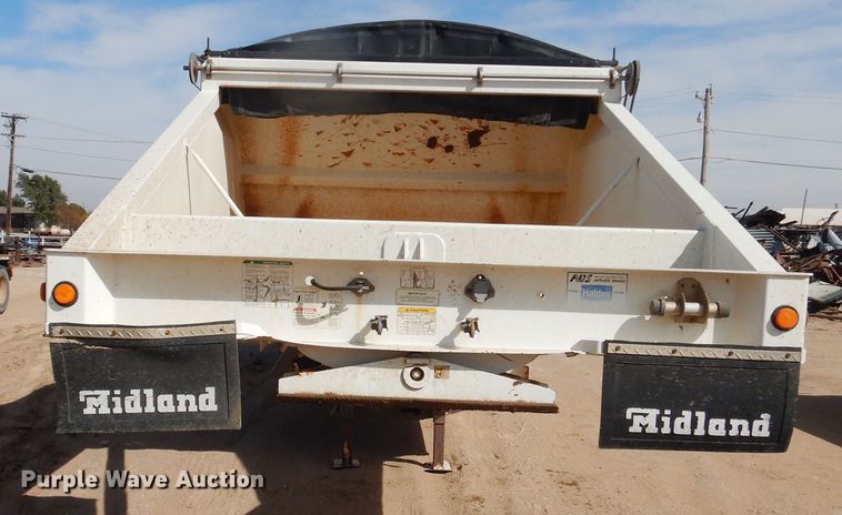 image for item DG8351 2004 Midland MG40MC2000 bottom dump trailer
