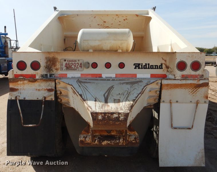 image for item DG8351 2004 Midland MG40MC2000 bottom dump trailer