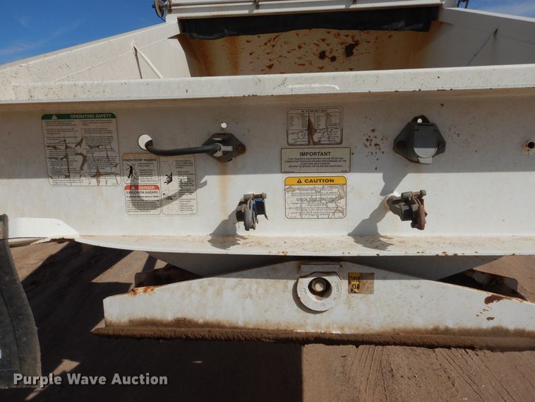 image for item DG8351 2004 Midland MG40MC2000 bottom dump trailer