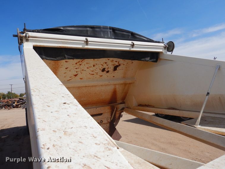 image for item DG8351 2004 Midland MG40MC2000 bottom dump trailer