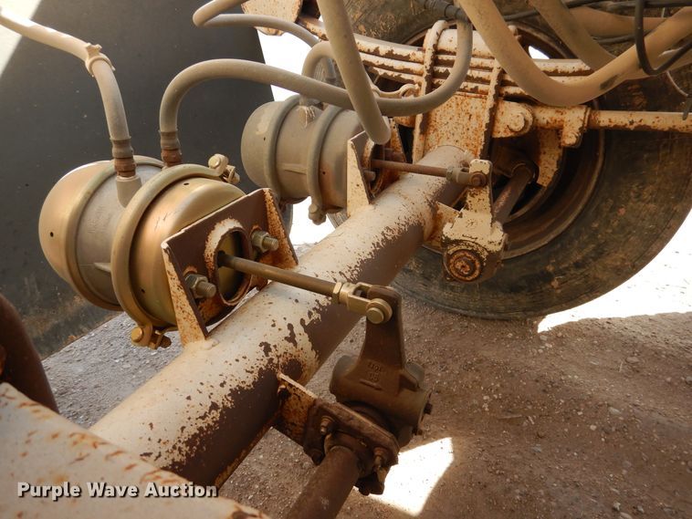 image for item DG8351 2004 Midland MG40MC2000 bottom dump trailer