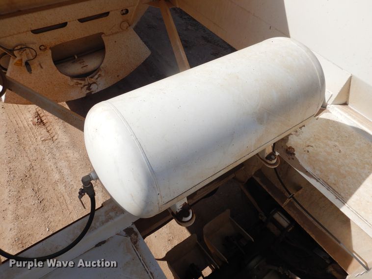 image for item DG8351 2004 Midland MG40MC2000 bottom dump trailer