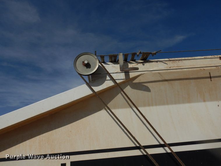 image for item DG8351 2004 Midland MG40MC2000 bottom dump trailer