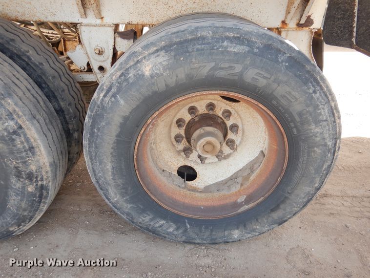 image for item DG8351 2004 Midland MG40MC2000 bottom dump trailer