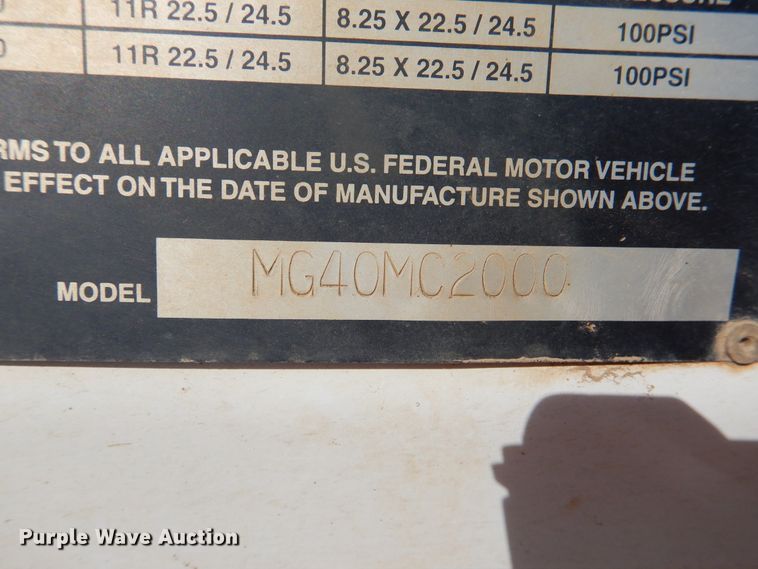 image for item DG8351 2004 Midland MG40MC2000 bottom dump trailer