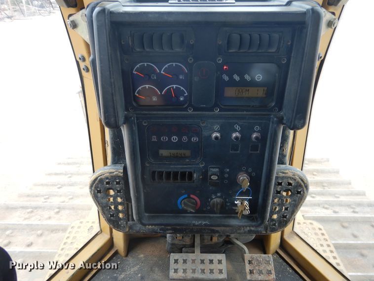 image for item DG8357 2005 Caterpillar D6N XL  dozer