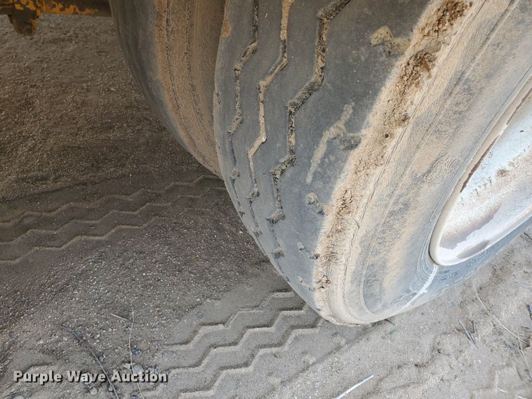 image for item DI5012 2005 Trail King TK70RG-442 drop deck equipment trailer