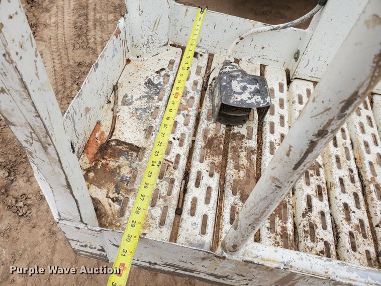 image for item GR9287 2004 Snorkelift UNO  boom lift