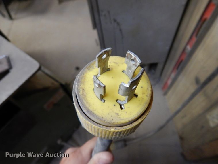 image for item GR9300 Piranha P50 ironworker