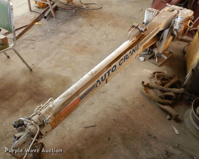 image for item GR9316 Auto Crane 3203 crane