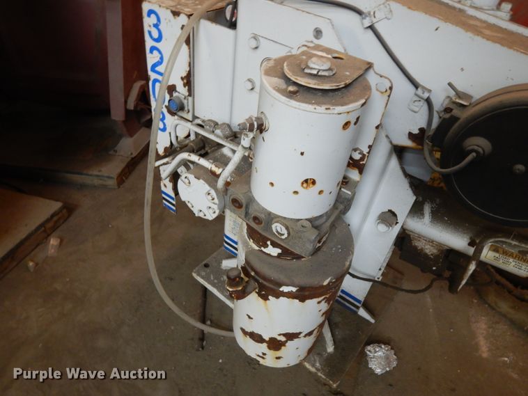 image for item GR9316 Auto Crane 3203 crane