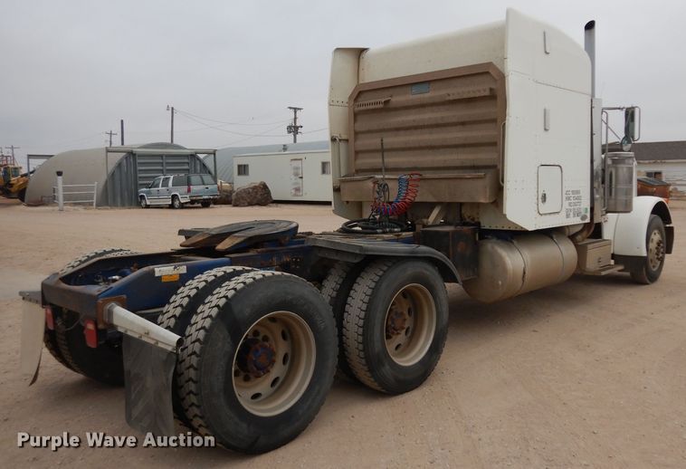 image for item HN9439 1994 Peterbilt 379  semi truck