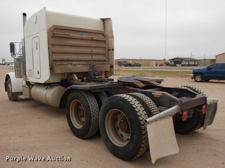 image for item HN9439 1994 Peterbilt 379  semi truck