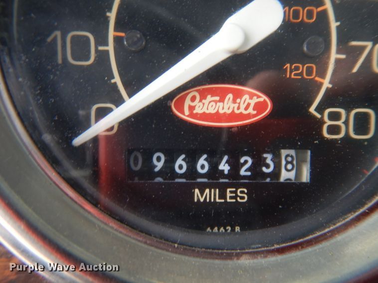 image for item HN9439 1994 Peterbilt 379  semi truck