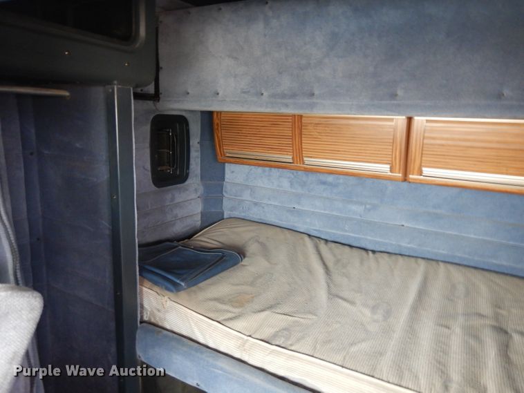 image for item HN9439 1994 Peterbilt 379  semi truck