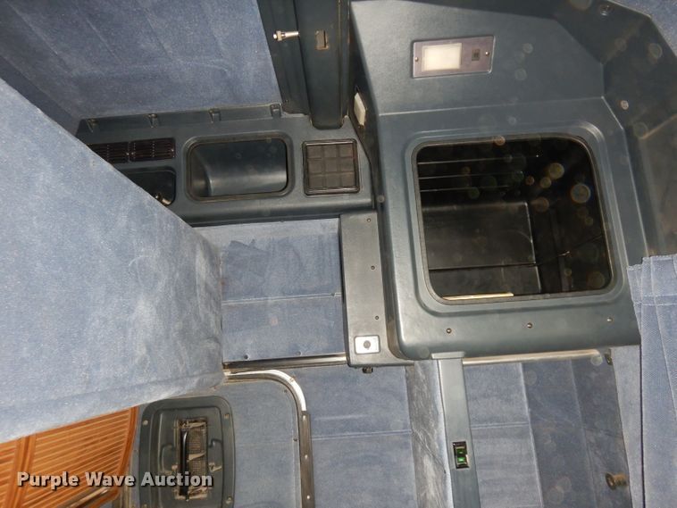 image for item HN9439 1994 Peterbilt 379  semi truck