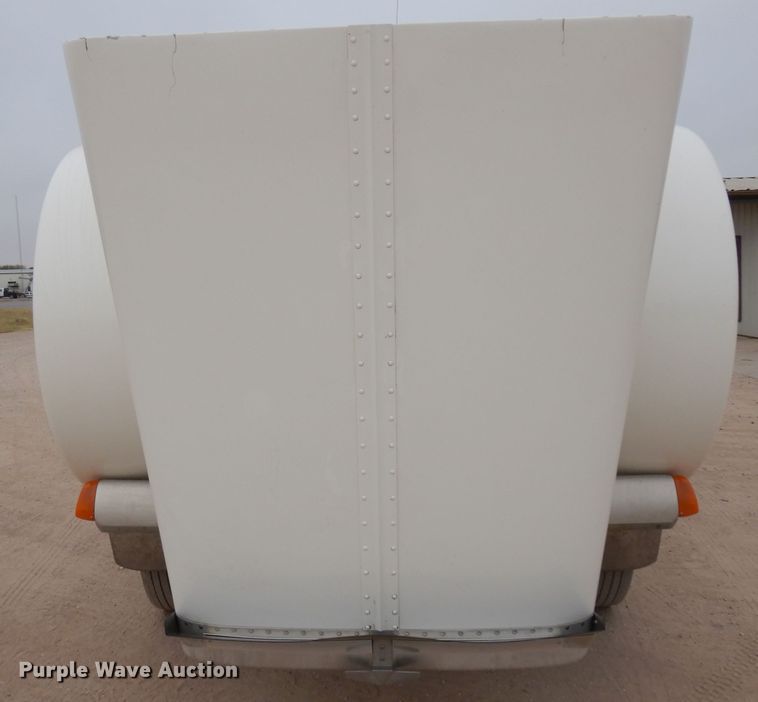 image for item HN9439 1994 Peterbilt 379  semi truck