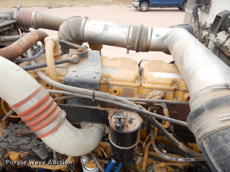 image for item HN9439 1994 Peterbilt 379  semi truck