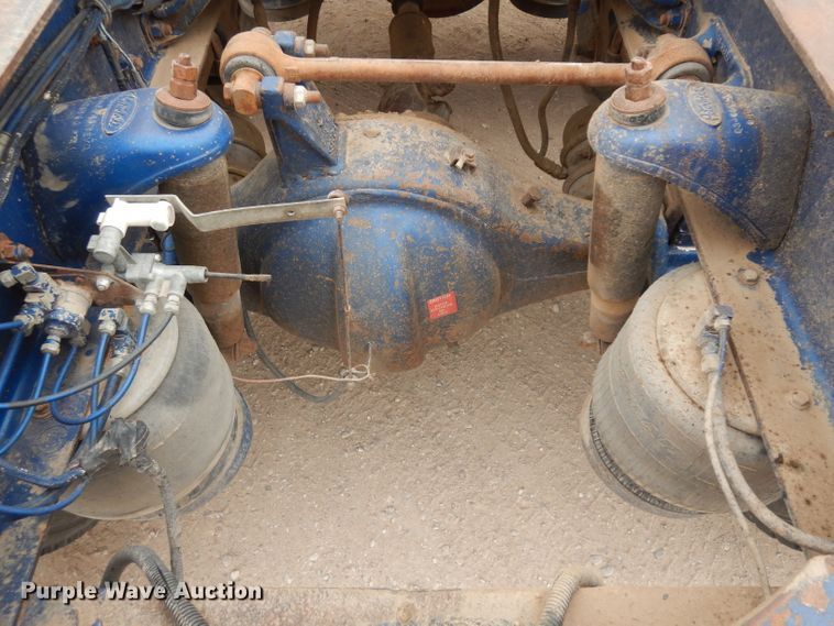 image for item HN9439 1994 Peterbilt 379  semi truck