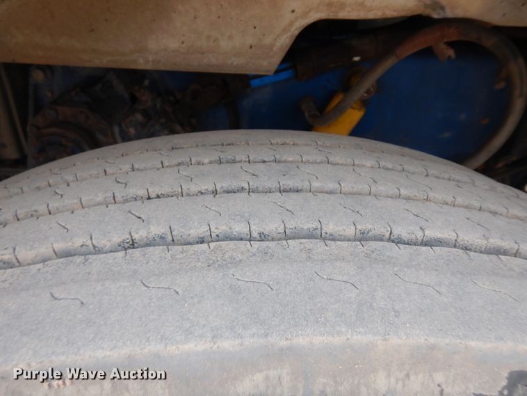 image for item HN9439 1994 Peterbilt 379  semi truck