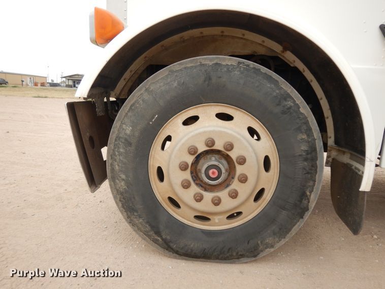 image for item HN9439 1994 Peterbilt 379  semi truck