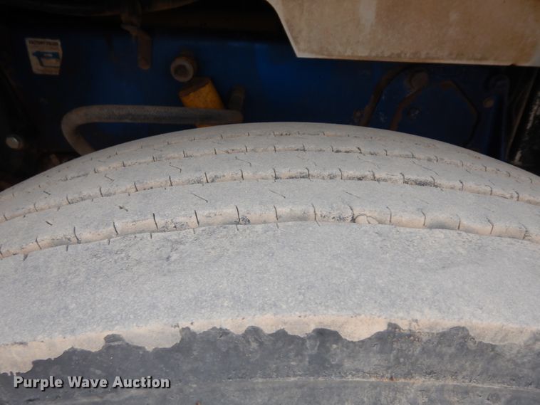 image for item HN9439 1994 Peterbilt 379  semi truck