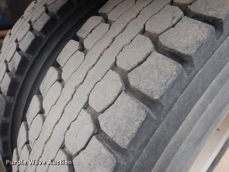 image for item HN9439 1994 Peterbilt 379  semi truck