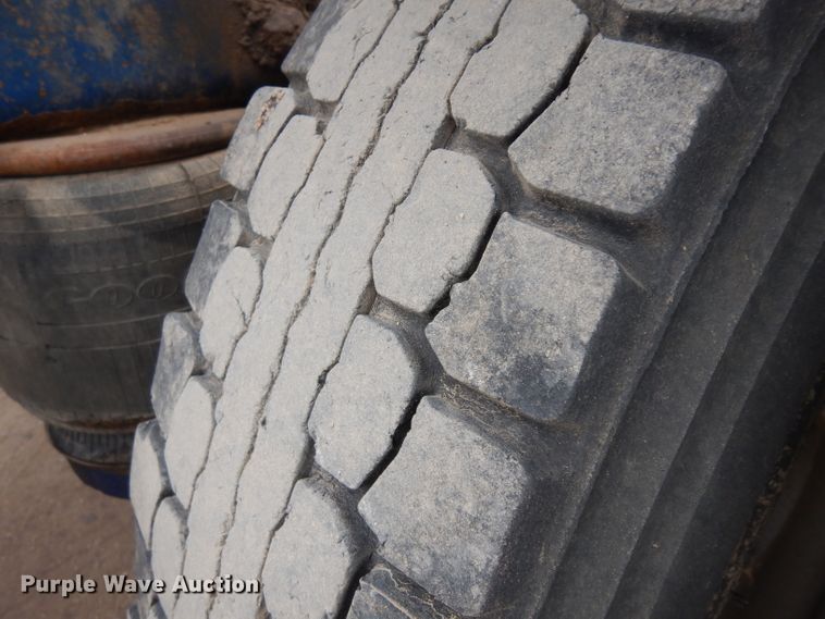 image for item HN9439 1994 Peterbilt 379  semi truck