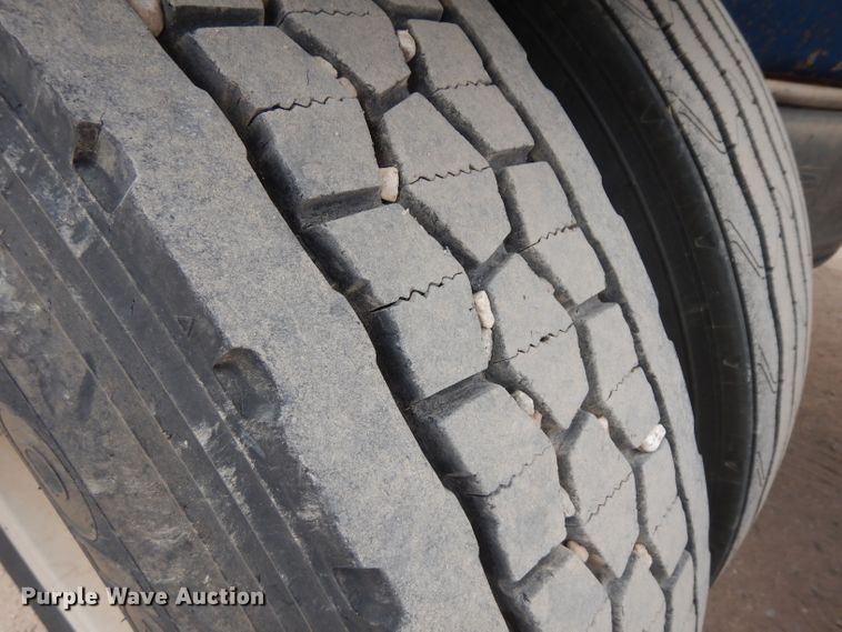 image for item HN9439 1994 Peterbilt 379  semi truck