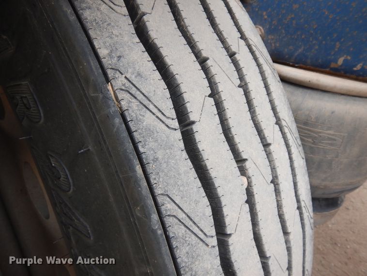 image for item HN9439 1994 Peterbilt 379  semi truck