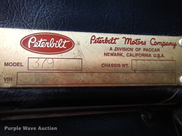 image for item HN9439 1994 Peterbilt 379  semi truck