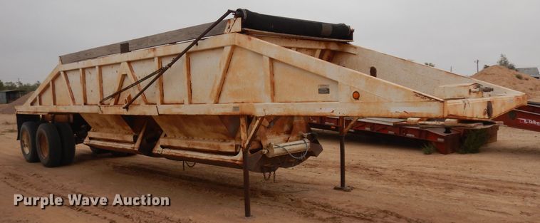 image for item HN9440 1989 Ranco bottom dump trailer