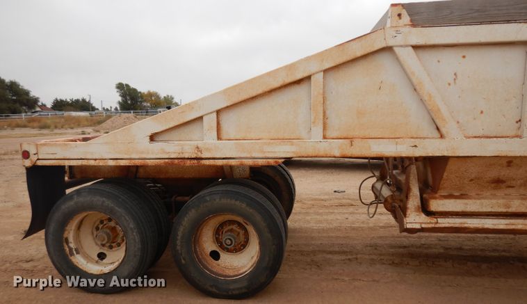 image for item HN9440 1989 Ranco bottom dump trailer
