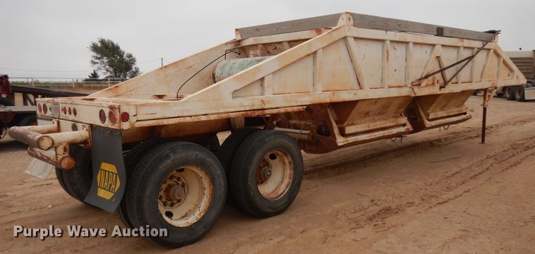 image for item HN9440 1989 Ranco bottom dump trailer